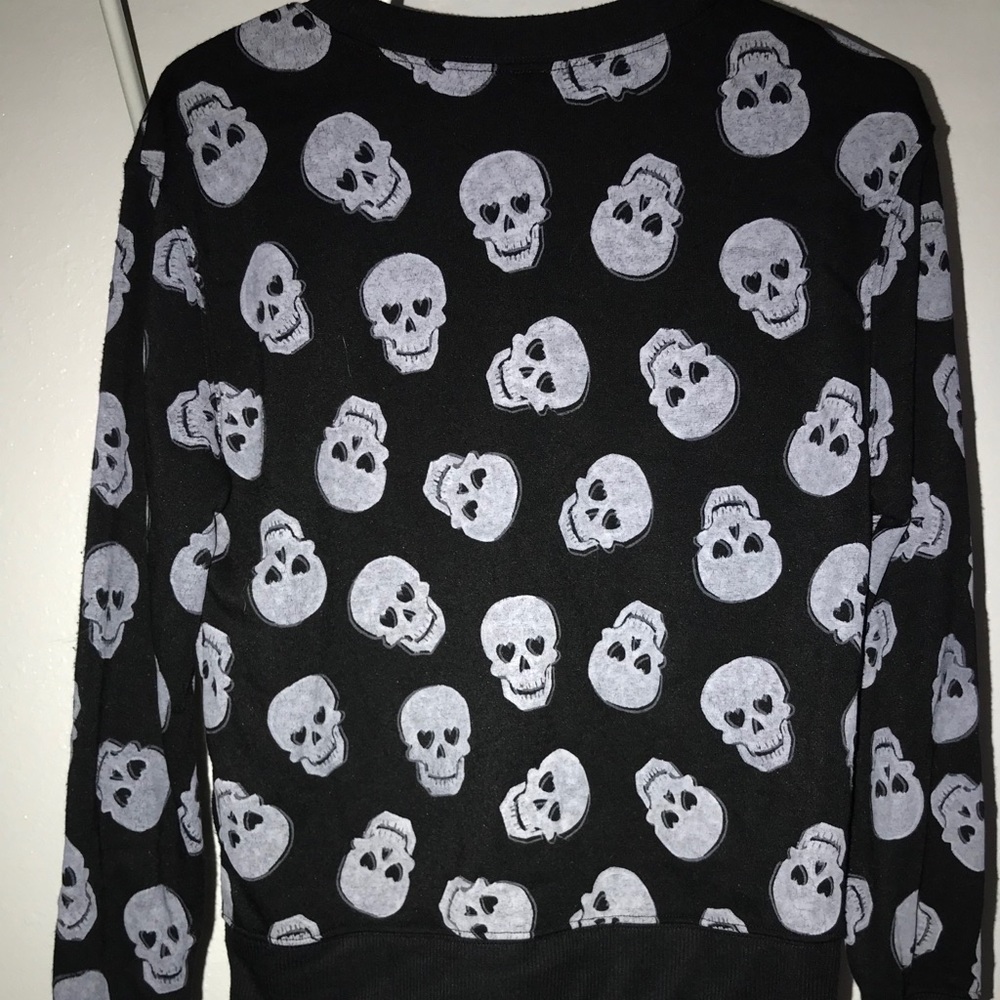 No Boundaries Skull Sweater